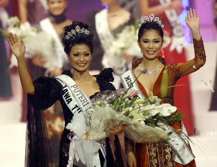 MISS UNIVERSE DALAM BALUTAN KEBAYA | KASKUS