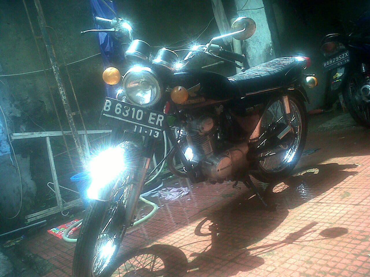 Dibeli Honda CB100/125