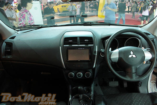 Mitsubishi Outlander PX Diskon 17 JUTA + Vkool + Rear Camera + GPS