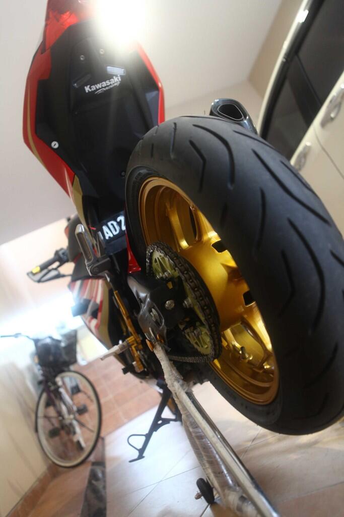 Jual Kawasaki NINJA 250 Fi ABS full modif STNK 02/13 like new