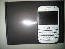 WTS Blackberry bold 9000 white cod wilayah cilebut bogor