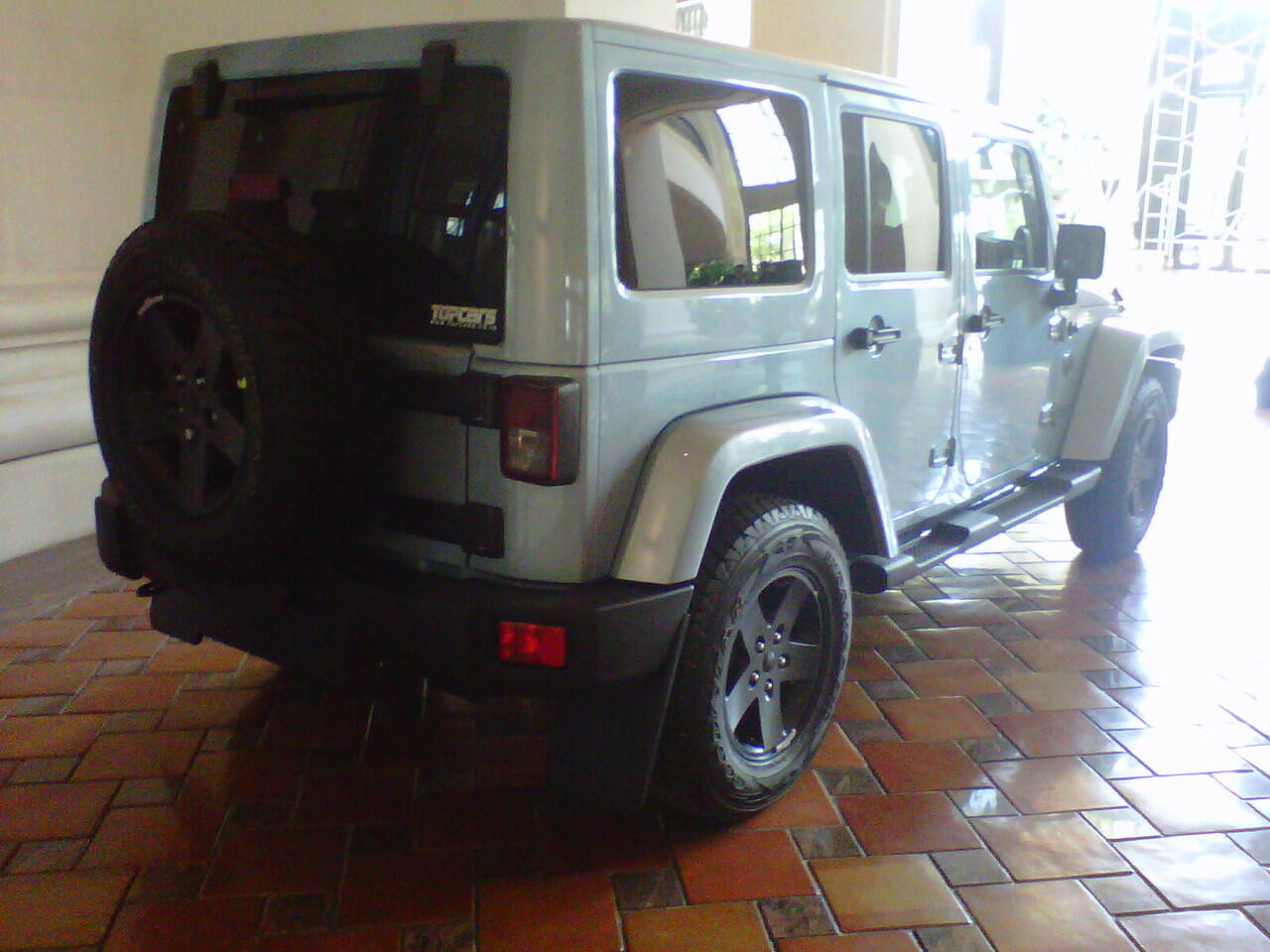 JUAL WRANGLER SAHARA 4 DOOR ARTIC
