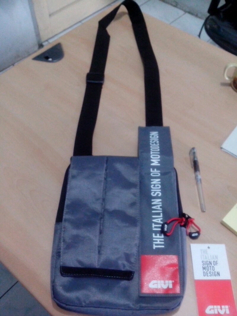 sling iPad case givi