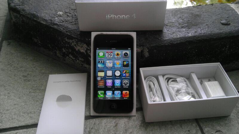 Iphone 4 GSM 32GB Black Fullset (Surabaya & Sidoarjo)