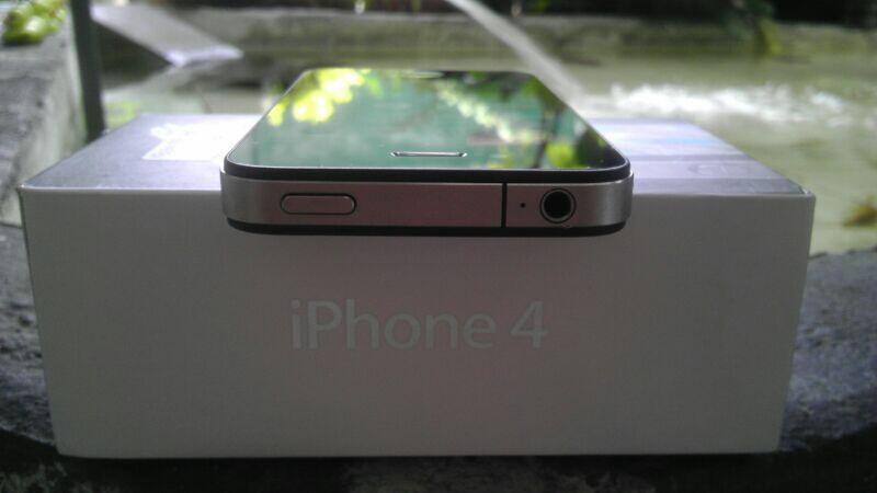 Iphone 4 GSM 32GB Black Fullset (Surabaya & Sidoarjo)