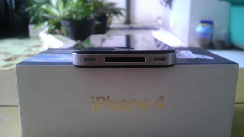 Iphone 4 CDMA 16GB Black Fullset (Surabaya & Sidoarjo)