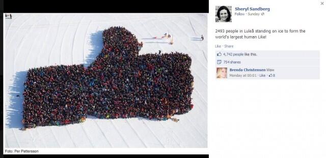 Libatkan 2.400 Orang, Inilah Jempol Facebook Terbesar di Dunia