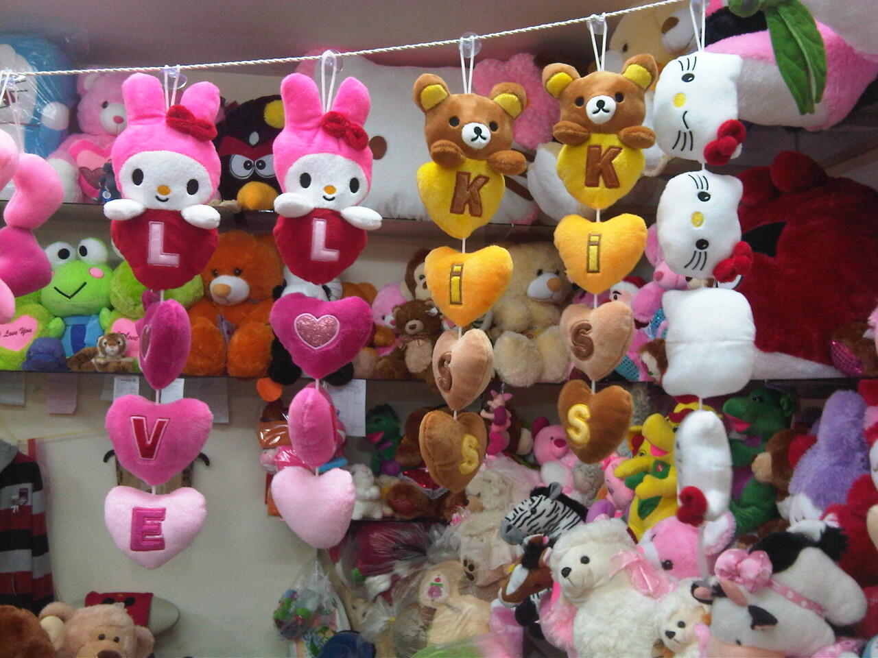 Boneka bermacam bentuk & ukuran