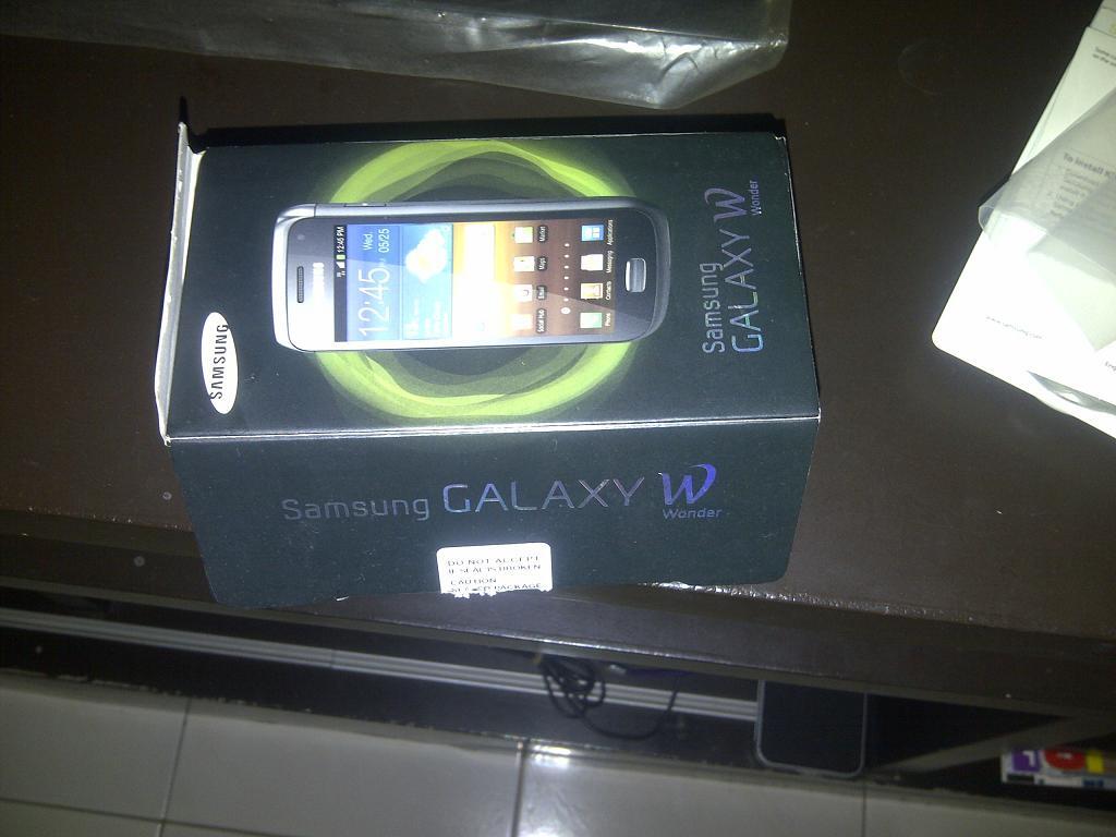 Samsung Galaxy Wonder (W) GT-I8150