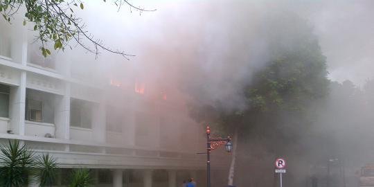 Hot News Istana Negara Terbakar!