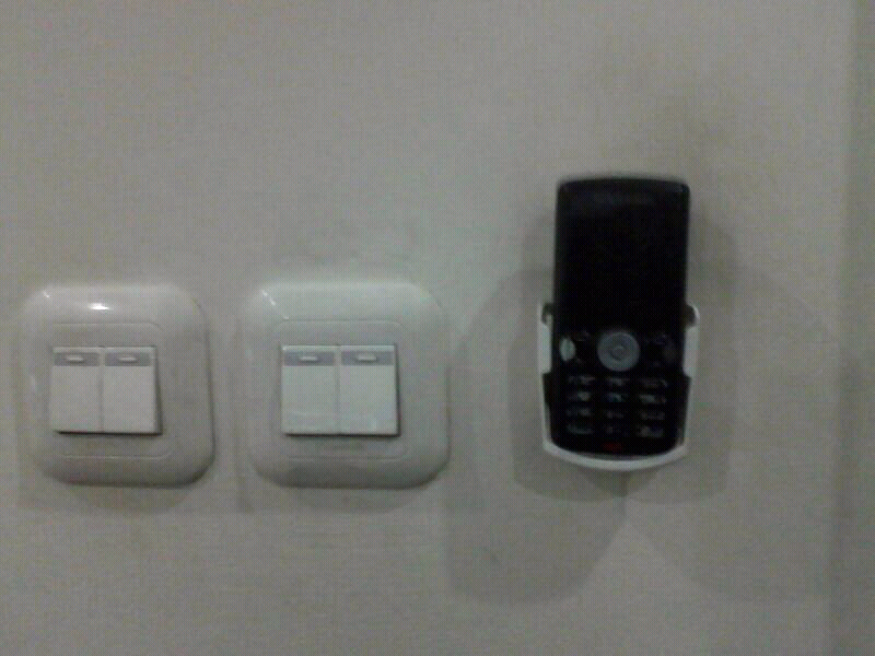 gadget baru &quot;REMOTE AC YANG BISA BUAT TELPON&quot;