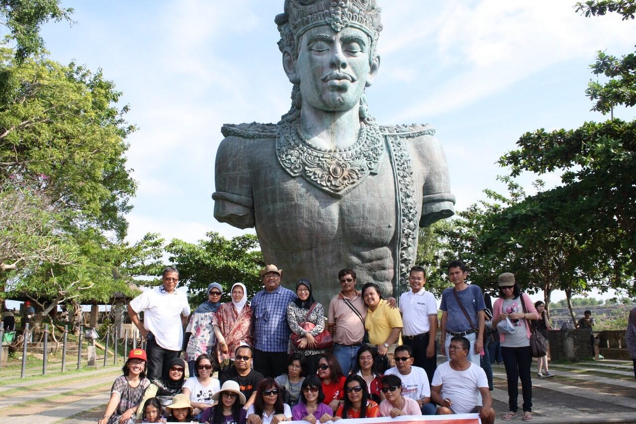 PATUNG RAKSASA TERUNIK DAN TERKEREN DI DUNIA