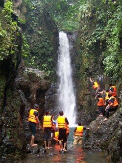 10 air terjun terdekat dari Jakarta