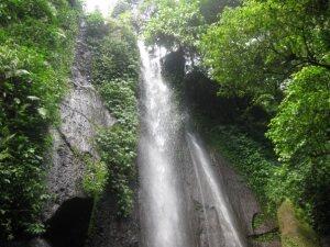 10 air terjun terdekat dari Jakarta