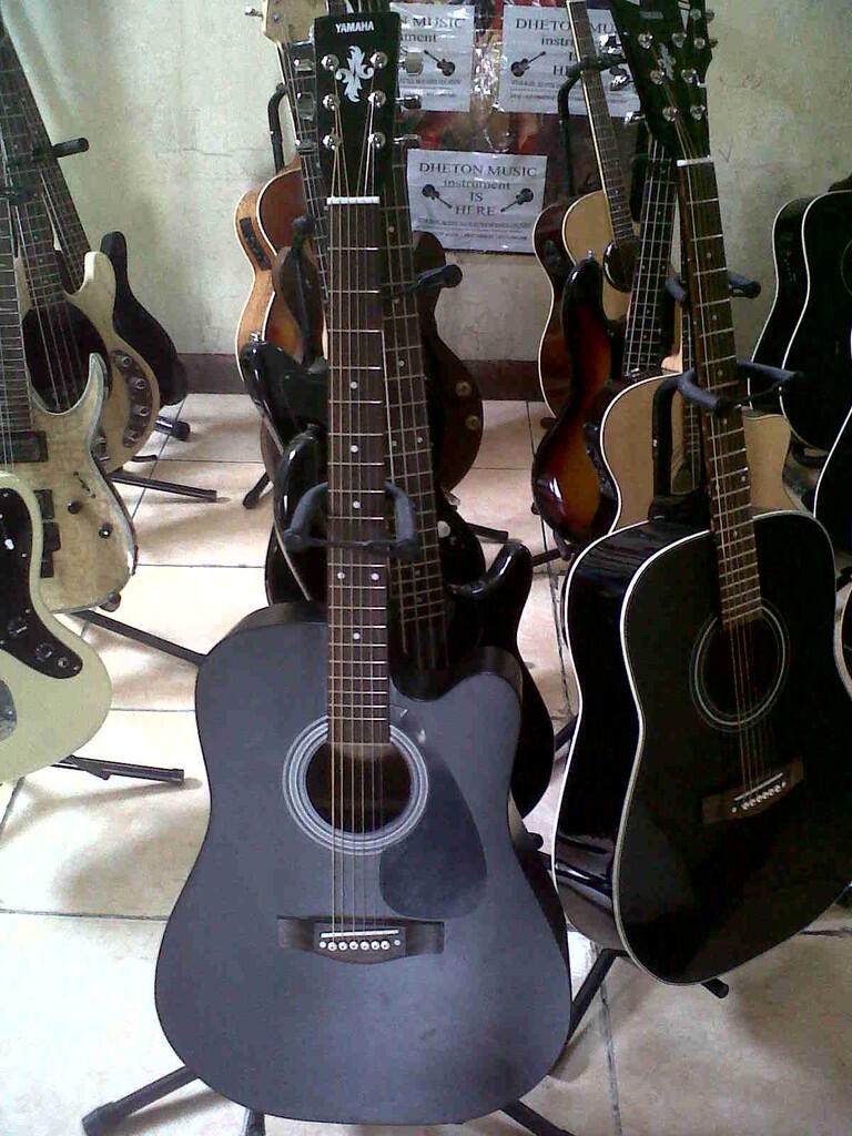 Terjual GITAR AKUSTIK ELEKTRIK MURAH YAMAHA F310 / F350 