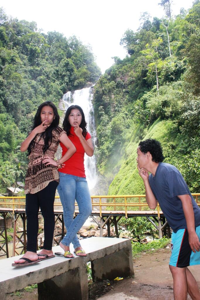 gaya orang paling cantik n ganteng di kampus