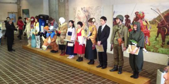 Keren, acara wisuda ini mirip pesta cosplay!