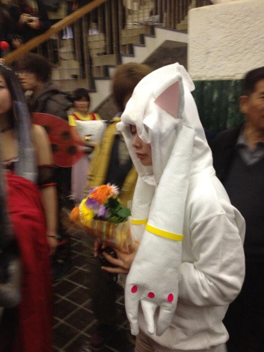 Keren, acara wisuda ini mirip pesta cosplay!
