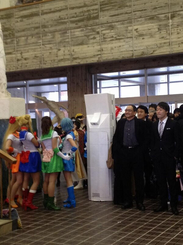 Keren, acara wisuda ini mirip pesta cosplay!