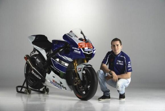 Foto-Foto Rossi dan Lorenzo Bersama Motor Yamaha Terbaru