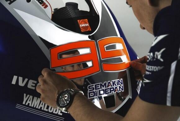 Foto-Foto Rossi dan Lorenzo Bersama Motor Yamaha Terbaru