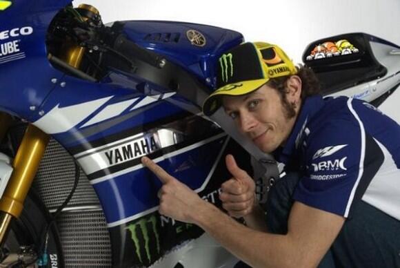 Foto-Foto Rossi dan Lorenzo Bersama Motor Yamaha Terbaru