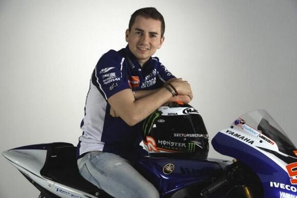 Foto-Foto Rossi dan Lorenzo Bersama Motor Yamaha Terbaru