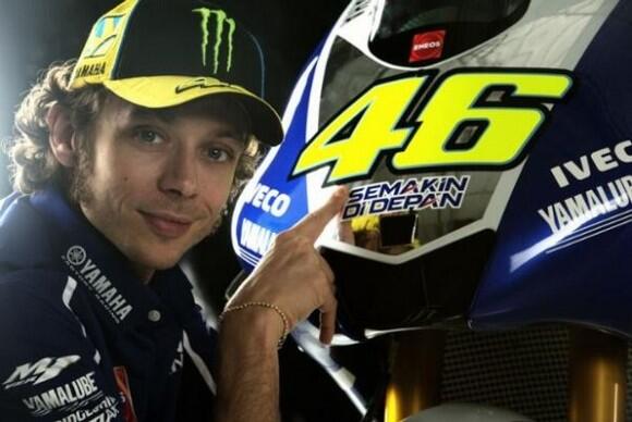 Foto-Foto Rossi dan Lorenzo Bersama Motor Yamaha Terbaru