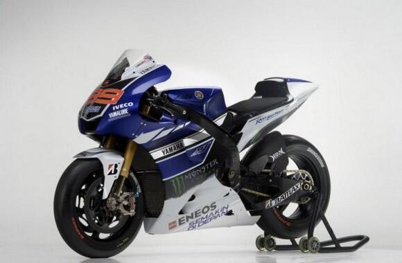 Foto-Foto Rossi dan Lorenzo Bersama Motor Yamaha Terbaru