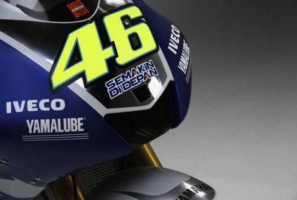 Foto-Foto Rossi dan Lorenzo Bersama Motor Yamaha Terbaru