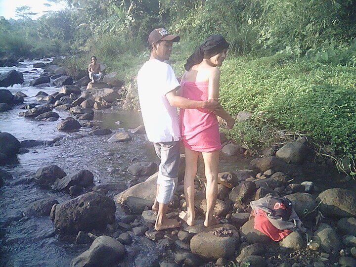 TEMEN ANE NOLONGIN BIDADARI YG BARU SLESAI MANDI 