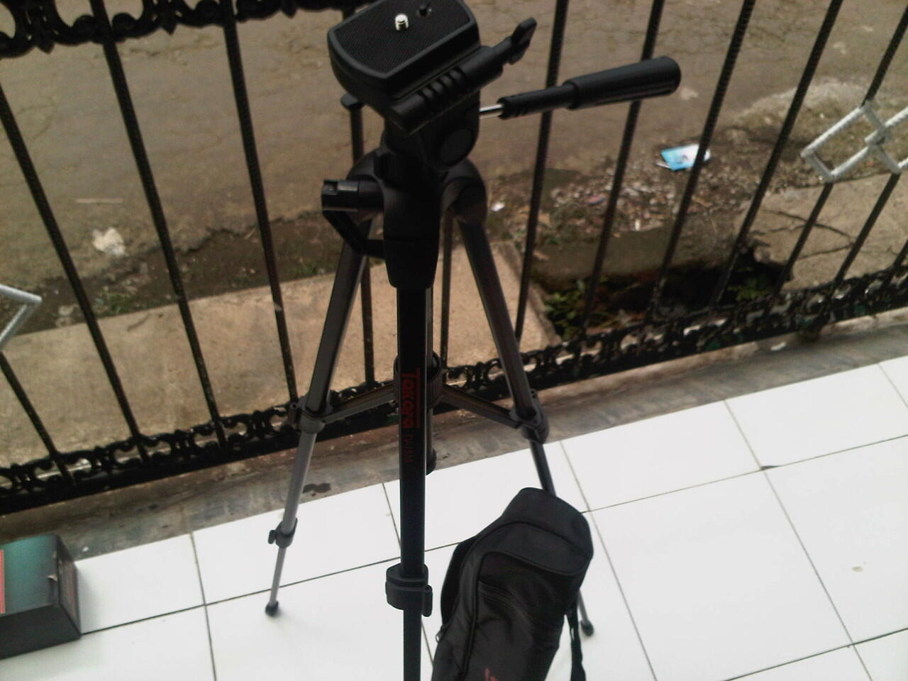 JUAL CAMERA EOS 600D SEGERA!