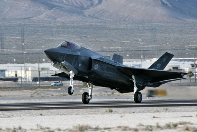 F-35 Memasuki Pengujian Operasional di Edwards dan Nellis Air Force Base