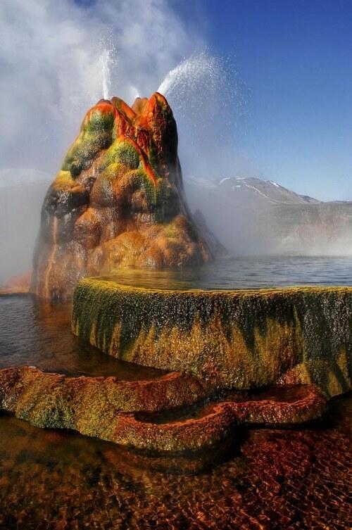 Geyser tak biasa di Black Rock