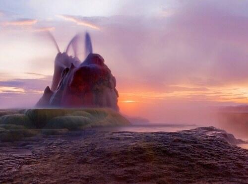 Geyser tak biasa di Black Rock