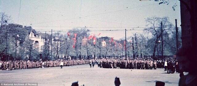 Suasana Berlin 1930 Penuh Dengan Swastika &#91;PIC&#93;