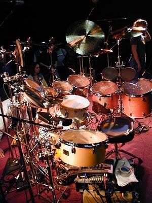 15 Drum Set-nya Para Drummer Dunia 