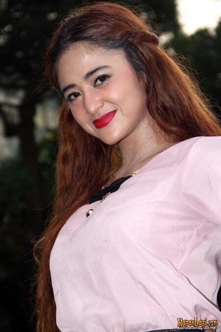 BAGI ANE DEWI PERSIK EMANG CANTIK DAN ADUHAI GAN WITH PIC....