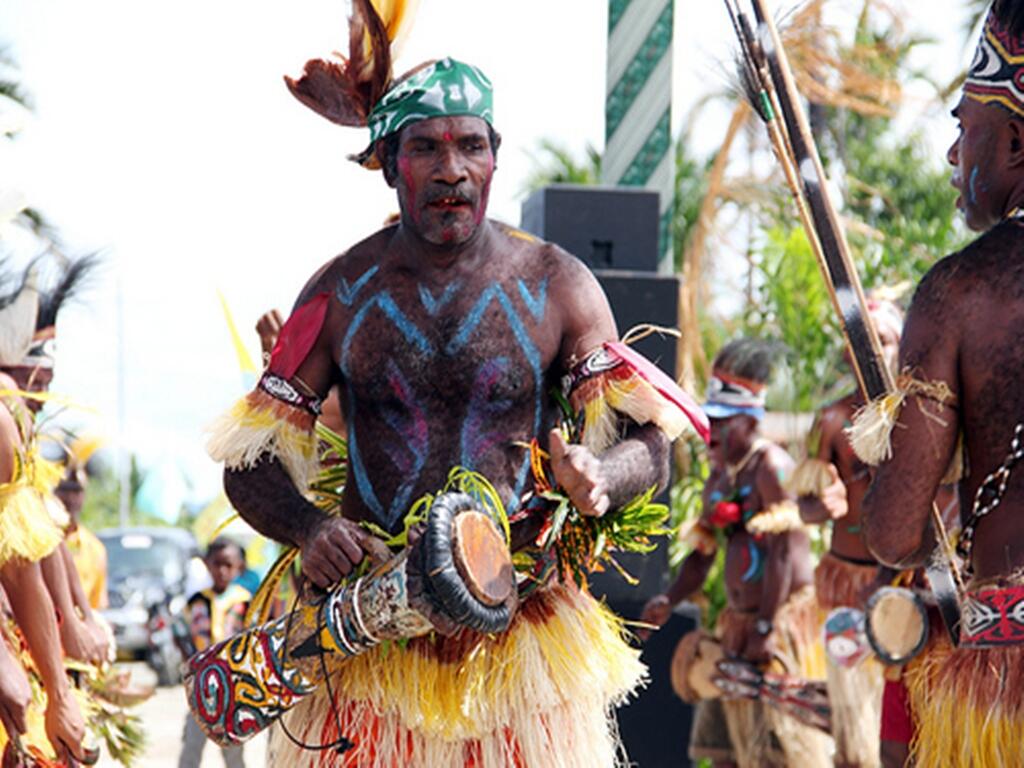 Rangkaian seni budaya Indonesia yang pernah di Mainkan di Luar Negeri