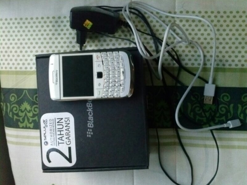 Jual 2nd Blackberry 9780 atau Onyx 2