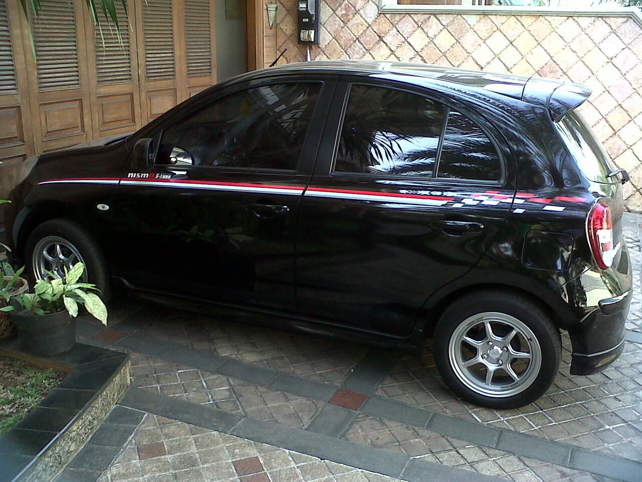 NISSAN MARCH NISMO (M/T)2011 full ori luar dalem!!!!