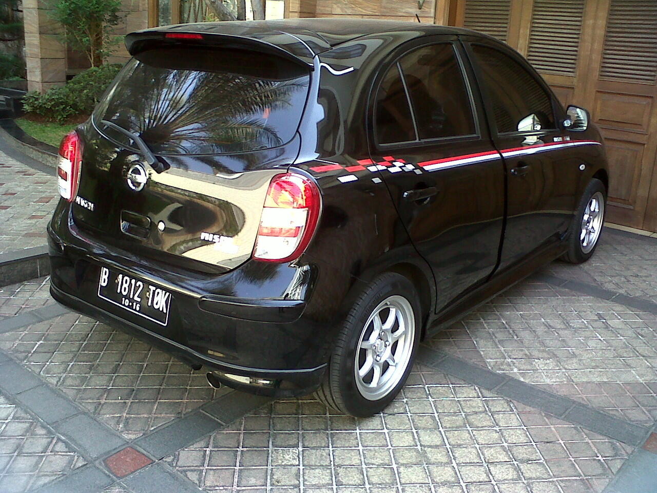NISSAN MARCH NISMO (M/T)2011 full ori luar dalem!!!!