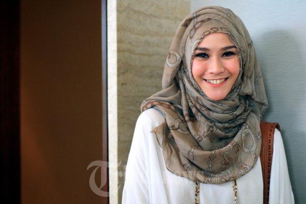 Artis Yang Lebih Cantik dengan BerHijaB