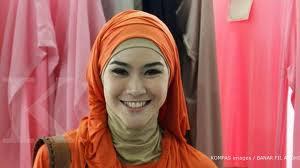 Artis Yang Lebih Cantik dengan BerHijaB