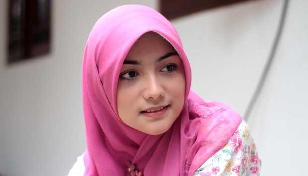 Artis Yang Lebih Cantik dengan BerHijaB