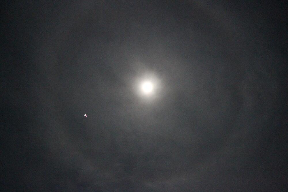 FENOMENA &quot; THE LUNAR RING &quot; TERJADI DI LANGIT JOGJA &#91;ASLI POTO ANE&#93;