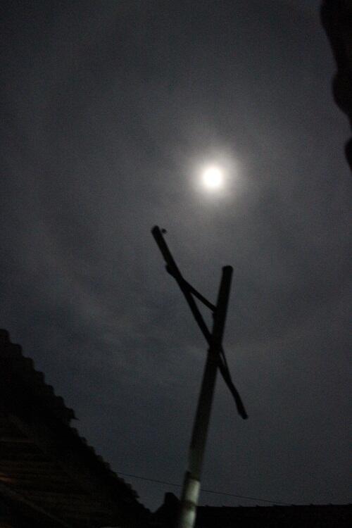 FENOMENA &quot; THE LUNAR RING &quot; TERJADI DI LANGIT JOGJA &#91;ASLI POTO ANE&#93;