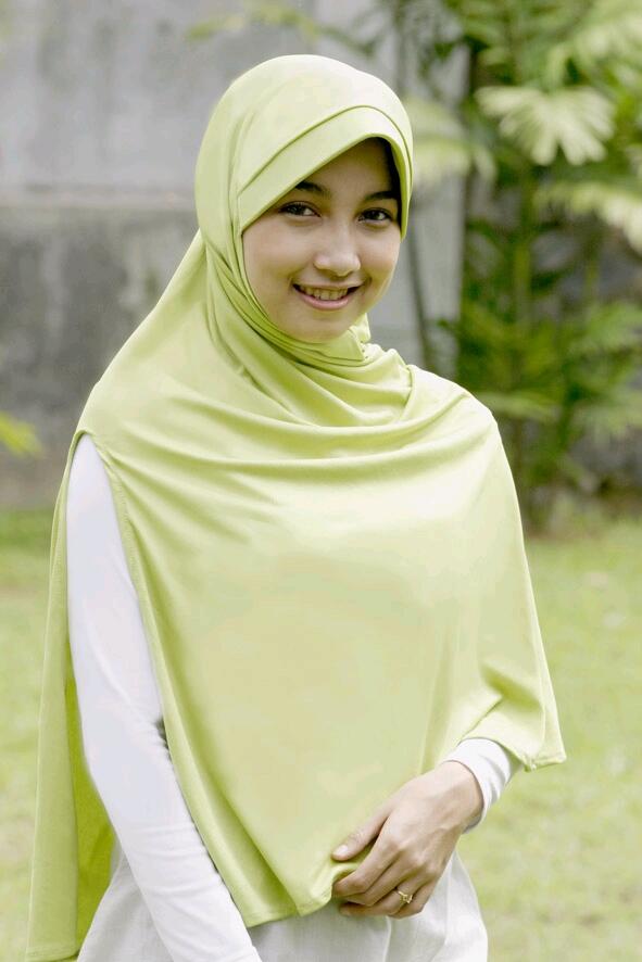 GALLERY CEWE BERJILBAB , ayo masuk yang demen....