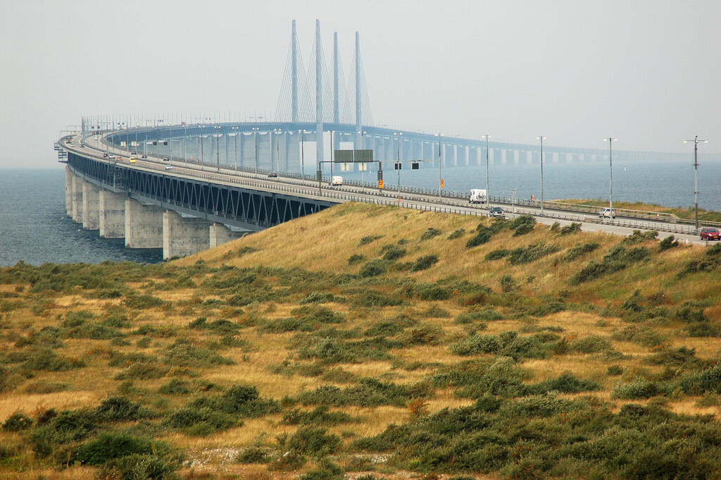 Kemegahan Jembatan dan pulau buatan, Oresund Bridge