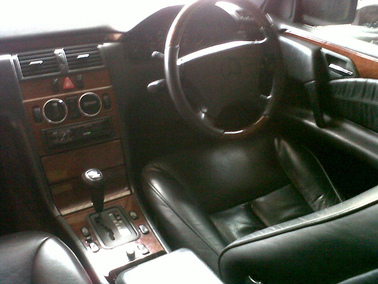 MERC BENZ E 230 CLASSIC AT 1996 HITAM METALIK